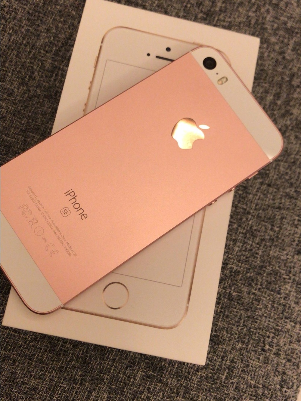Apple iPhone SE in Rose Gold and White